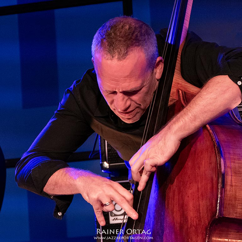 Avishai Cohen bei der jazzopen Stuttgart 2016