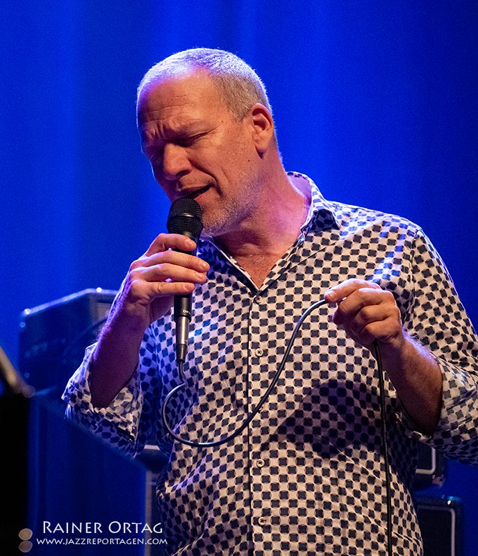 Avishai Cohen bei den Internationalen Theaterhaus Jazztagen 2024