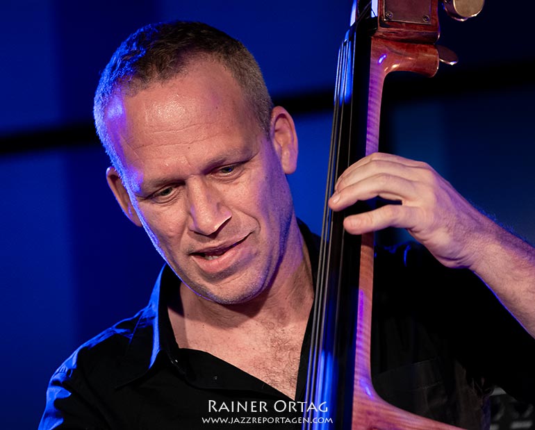 Avishai Cohen bei der jazzopen Stuttgart 2016