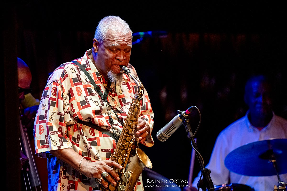 Bobby Watson bei der jazzopen Stuttgart 2024 im Jazzclub Bix