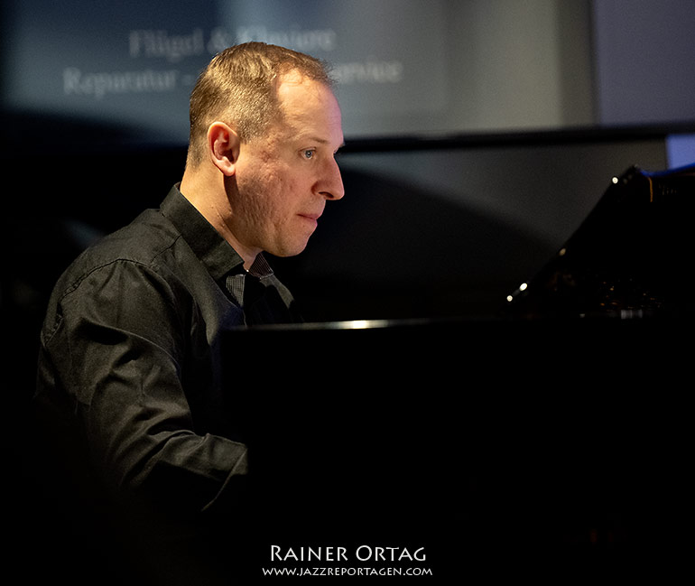 Dominik Wania mit dem Olivier le Goas Trio im C.Bechstein Centrum Tübingen 2025