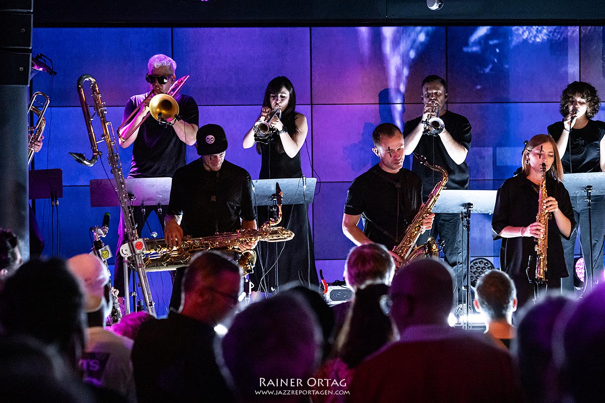 Jazzrausch Bigband bei der jazzopen Stuttgart 2024 in der SpardaWelt