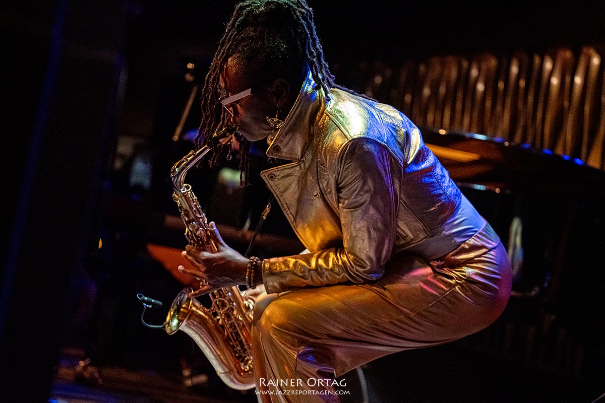 Lakecia Benjamin bei der jazzopen Stuttgart 2024 im Jazzclub Bix