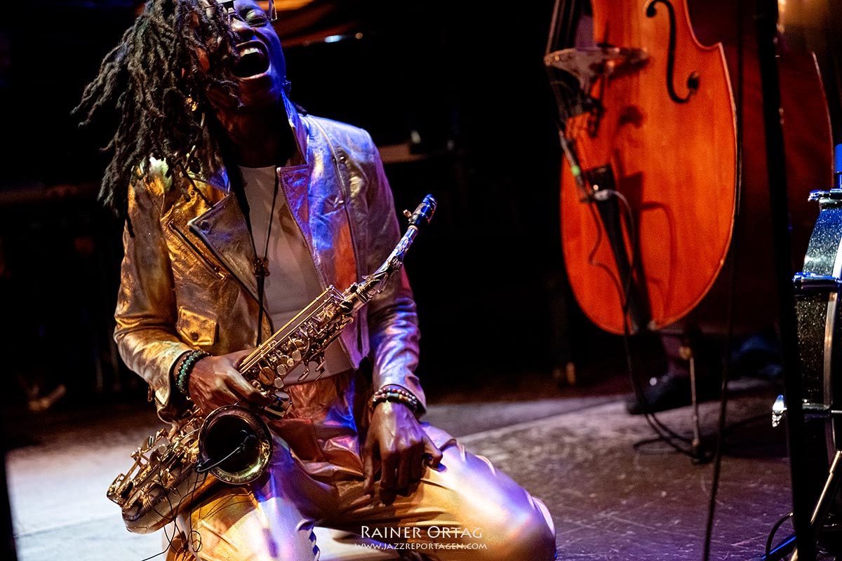 Lakecia Benjamin bei der jazzopen Stuttgart 2024 im Jazzclub Bix