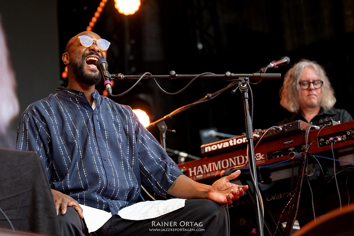 Meshell Ndegeocello bei der jazzopen Stuttgart 2024