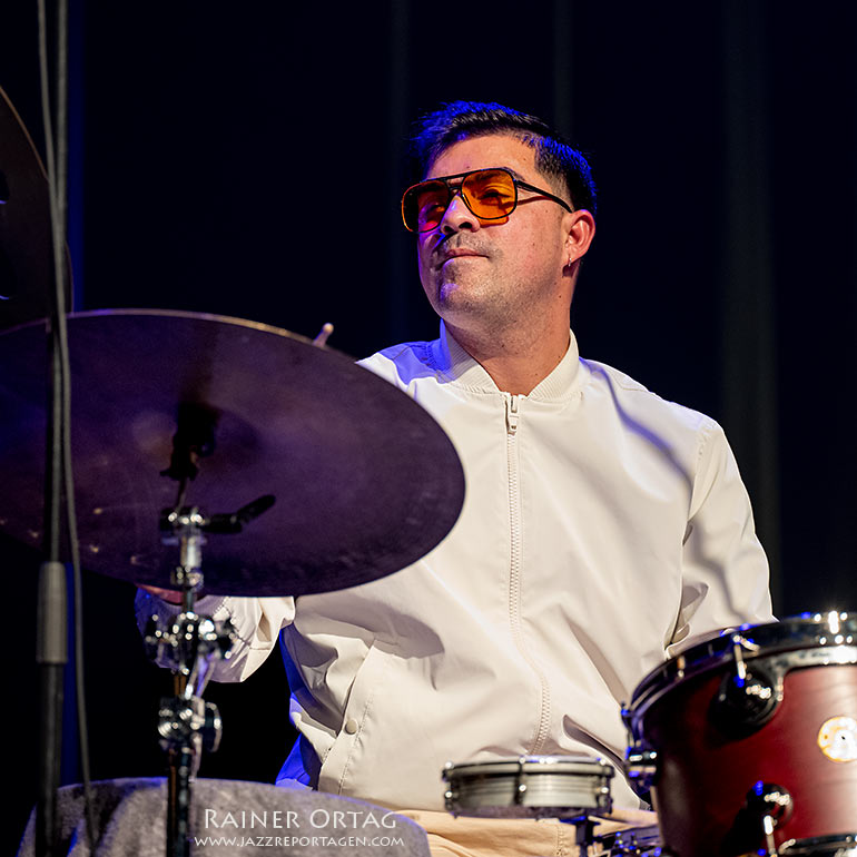 Michael Olivera and The Cuban Jazz Syndicate bei den Internationalen Theaterhaus Jazztagen 2024