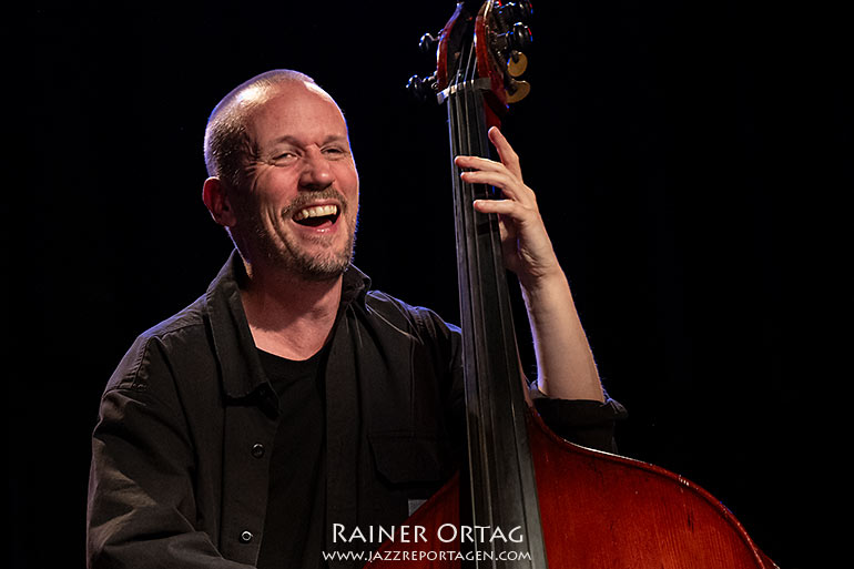 Petter Eldh beim Jazzfestival Esslingen in der Dieselstrasse 2024