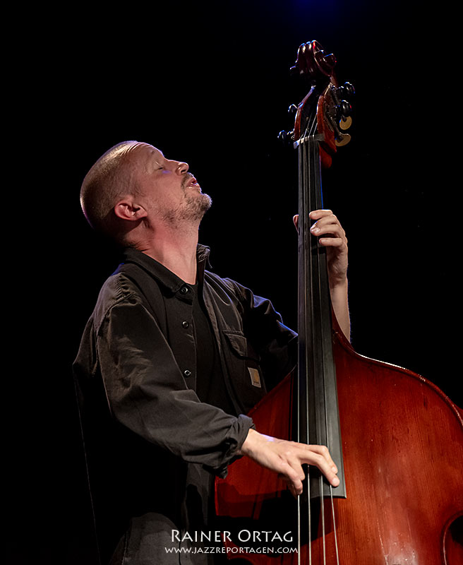 Petter Eldh beim Jazzfestival Esslingen in der Dieselstrasse 2024