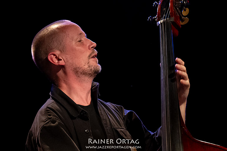 Petter Eldh beim Jazzfestival Esslingen in der Dieselstrasse 2024