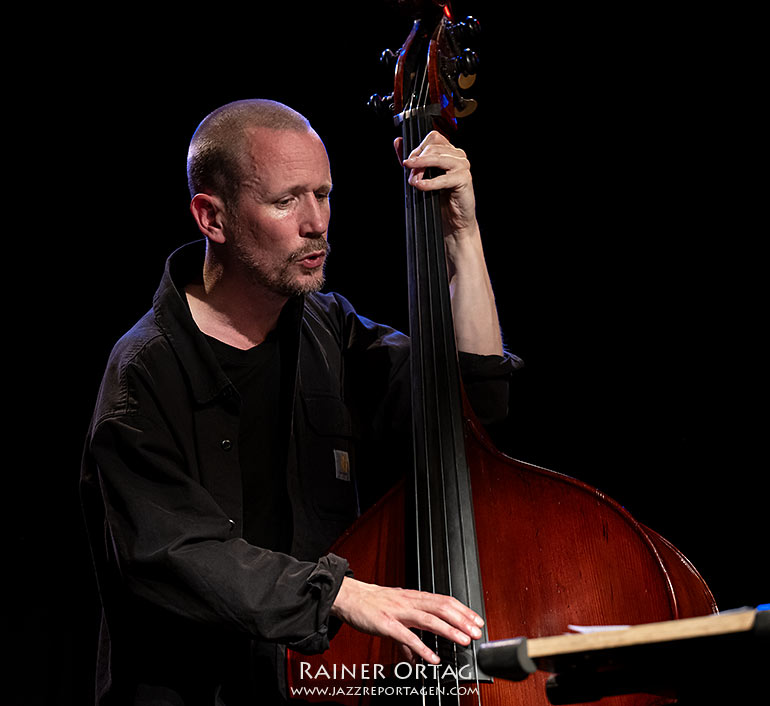 Petter Eldh beim Jazzfestival Esslingen in der Dieselstrasse 2024