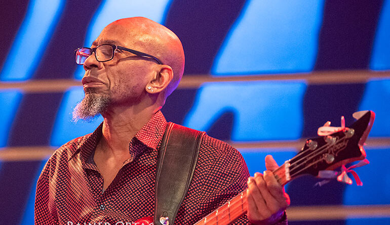 Reggie Washington bei der 53. Internationalen Jazzwoche Burghausen 2024