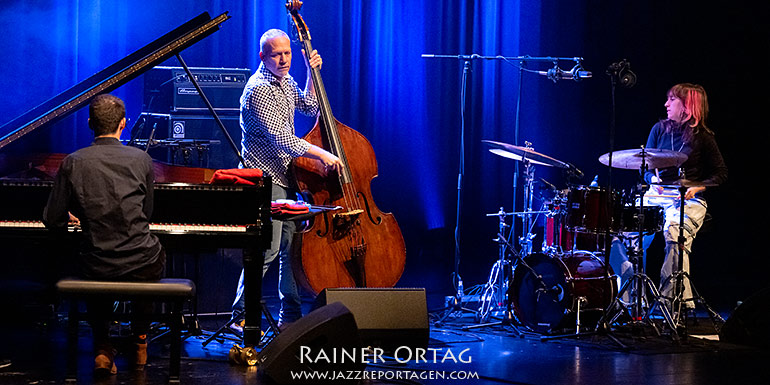 Avishai Cohen Trio bei den Internationalen Theaterhaus Jazztagen 2024