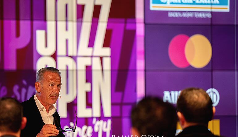 Jürgen Schlensog stellt das Programm der jazzopen Stuttgart 2025 vor